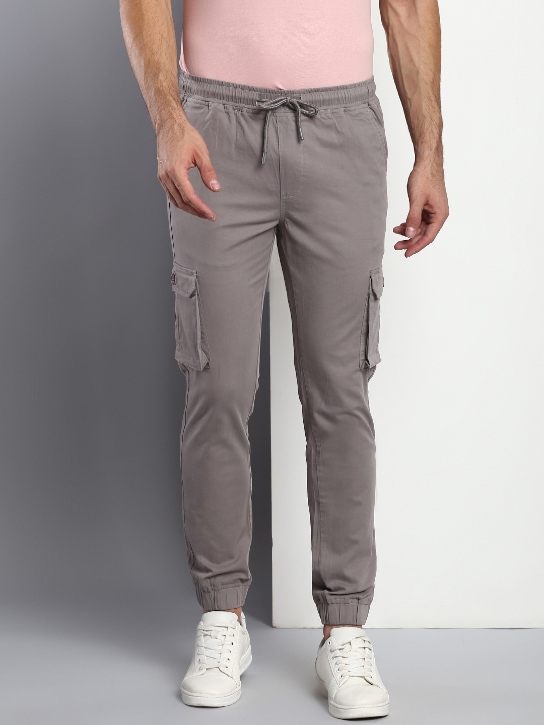 

Dennis Lingo Men Grey Tapered Fit Cargo Joggers