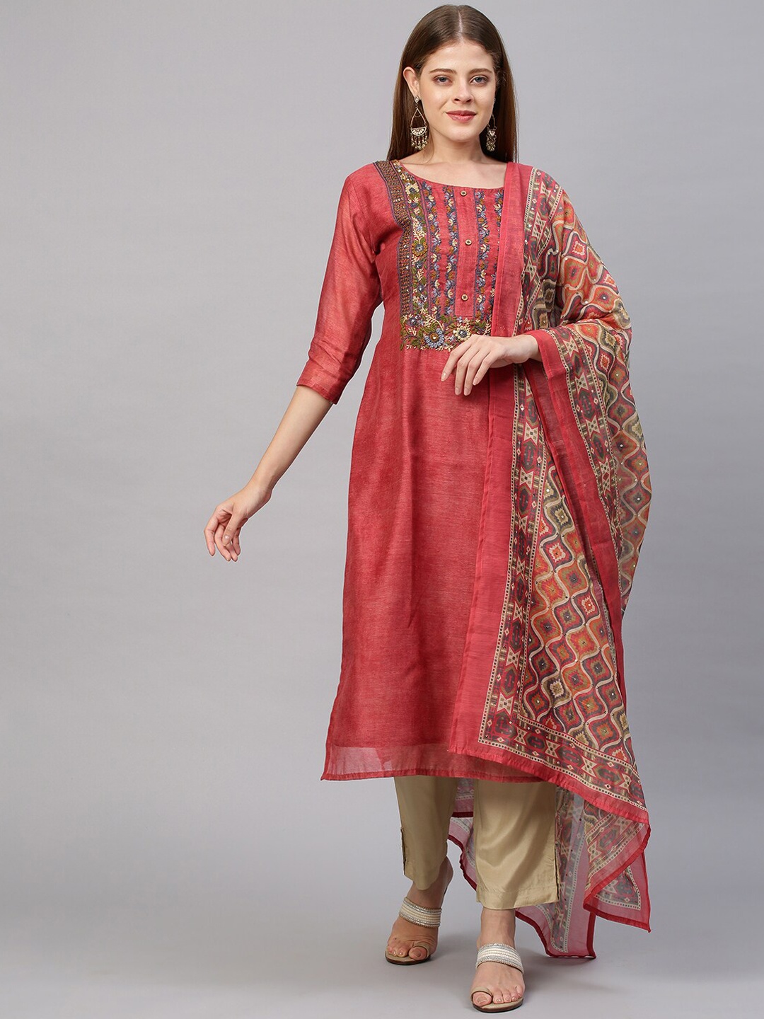 

FASHOR Women Peach-Coloured Floral Embroidered Chanderi Silk Kurta With Duptta