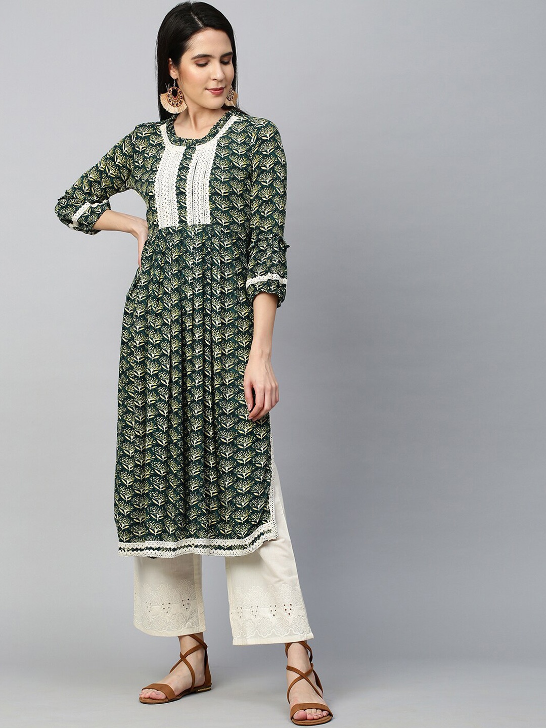 

FASHOR Women Green Floral Printed Extended Sleeves Gotta Patti Crepe Kurta