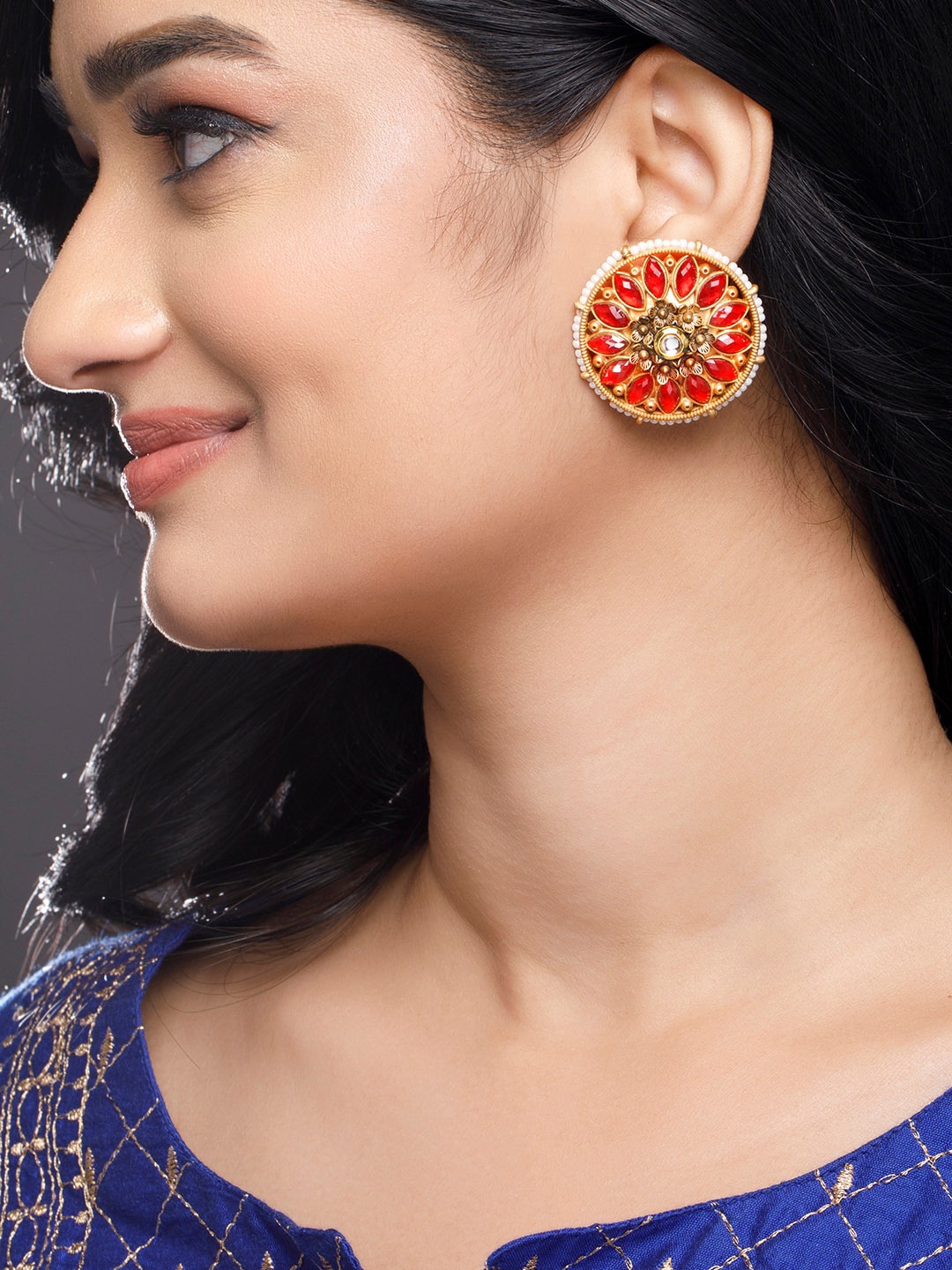 

Anouk 22K Gold-Plated Red & White Circular Kundan Studded & Beaded Studs Earrings