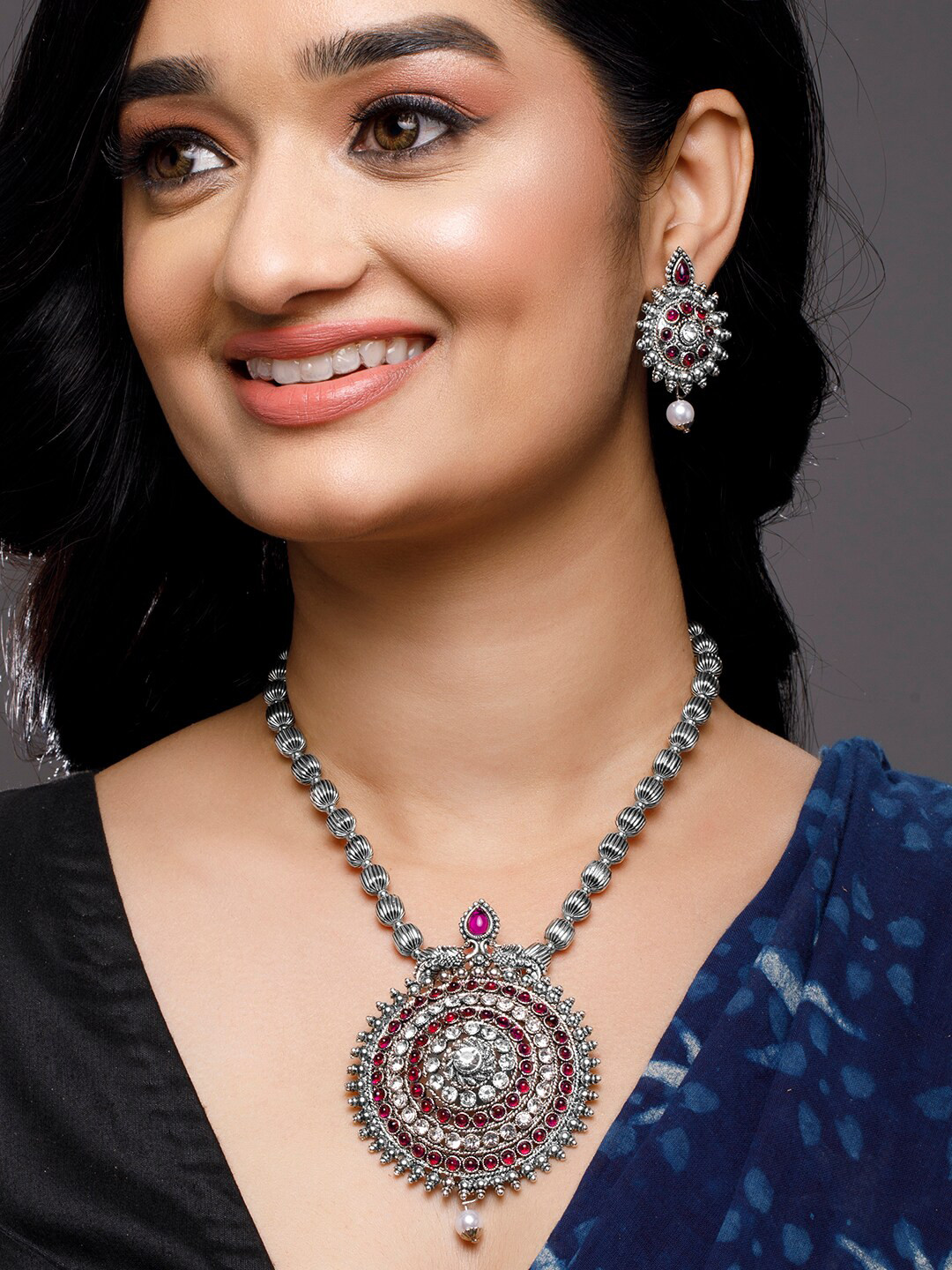 

Anouk Silver Toned Pink Studded Jewellery Set