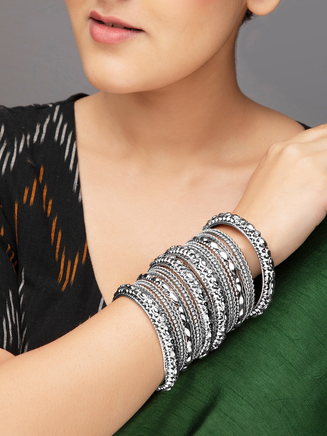 

Anouk Women Silver-Plated Textured Bangle Set