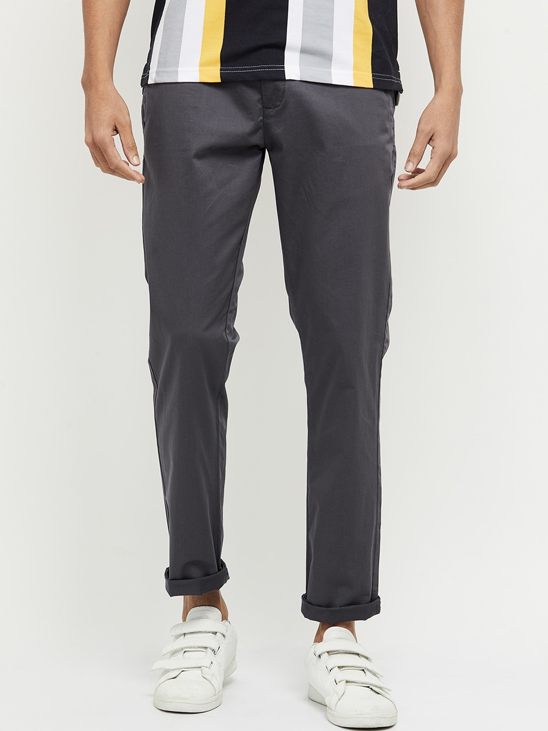 

max Men Grey Solid Regular Chinos