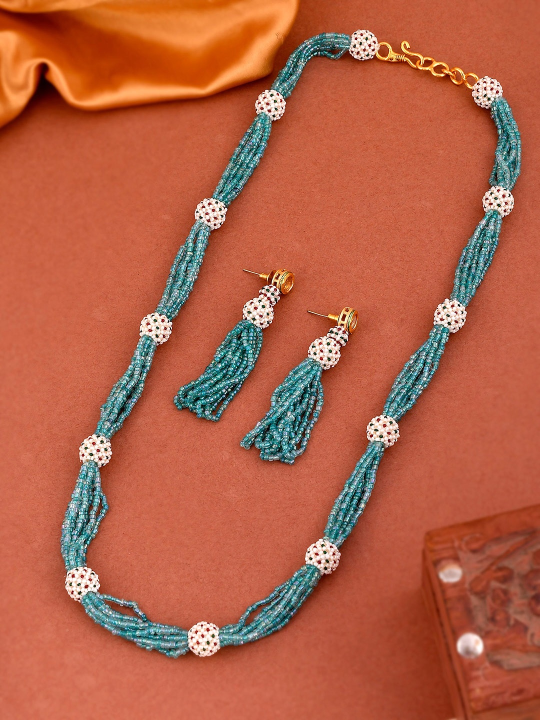 

Silvermerc Designs Gold-Plated Sea Green & White Pearl Beaded Jewellery Set