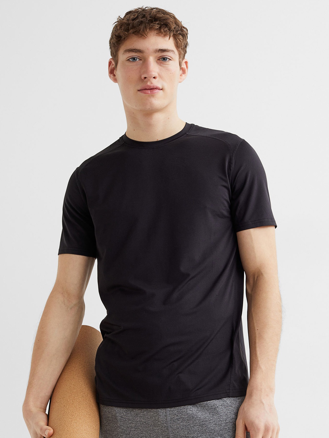 

H&M Men Black Regular Fit Short-sleeved Sports T-shirt