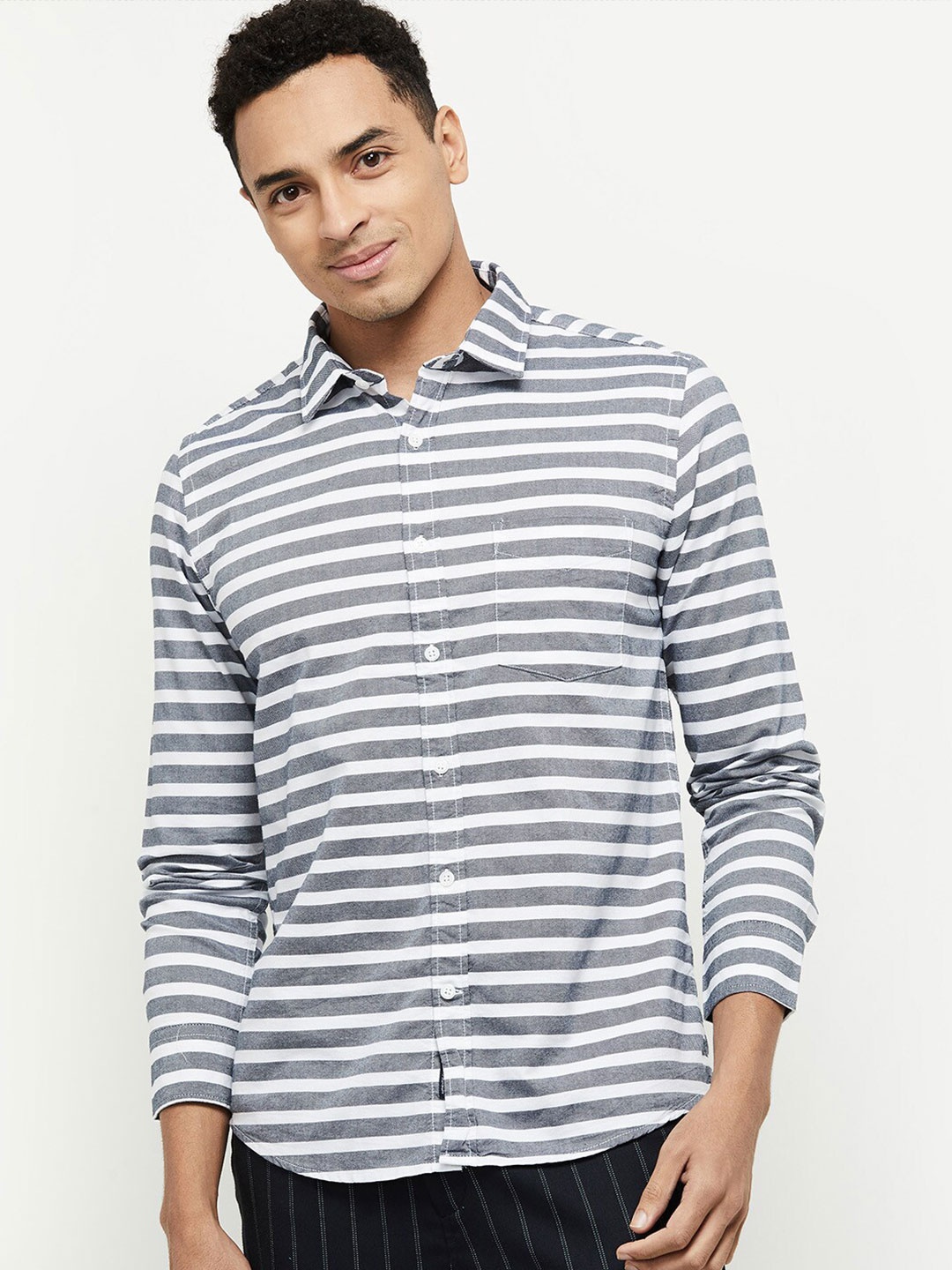 

max Men Navy Blue Horizontal Striped Regular Fit Pure Cotton Casual Shirt