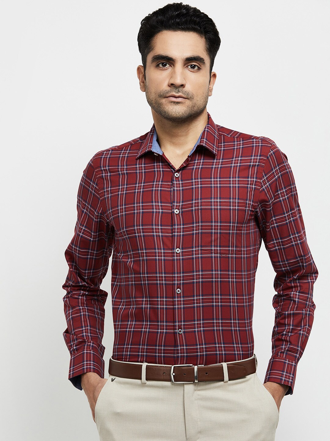 

max Men Red Checked Formal Shirt
