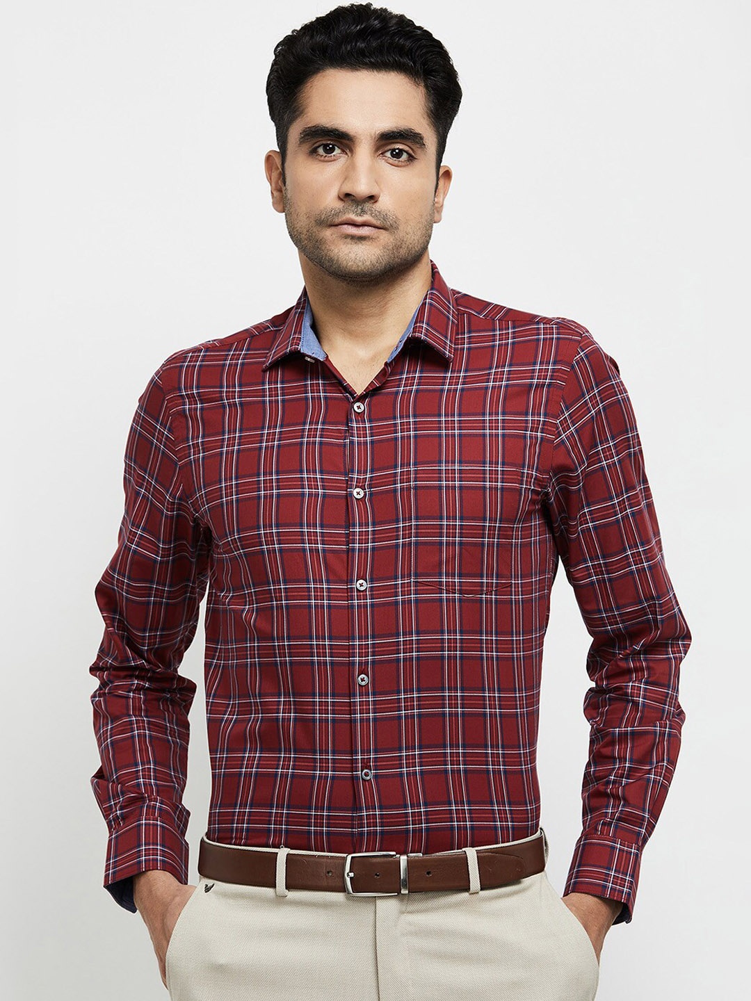 

max Men Red Checked Cotton Casual Shirt