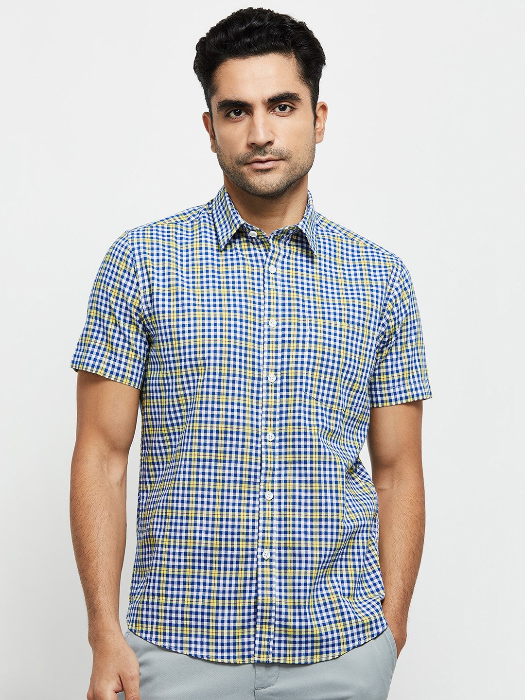 

max Men White & Blue Gingham Checks Checked Cotton Casual Shirt