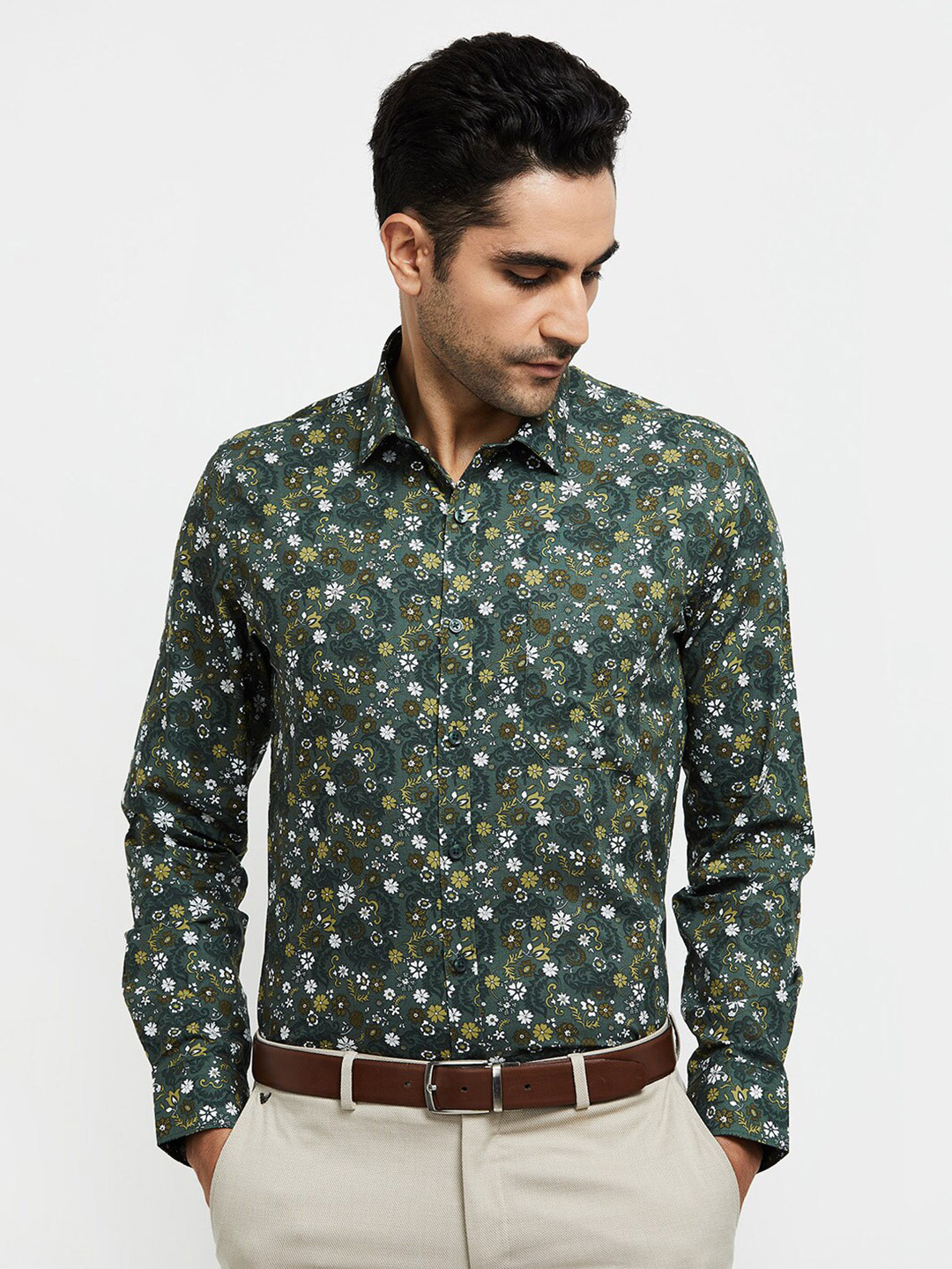 

max Men Green Floral Printed Pure Cotton Casual Shirt