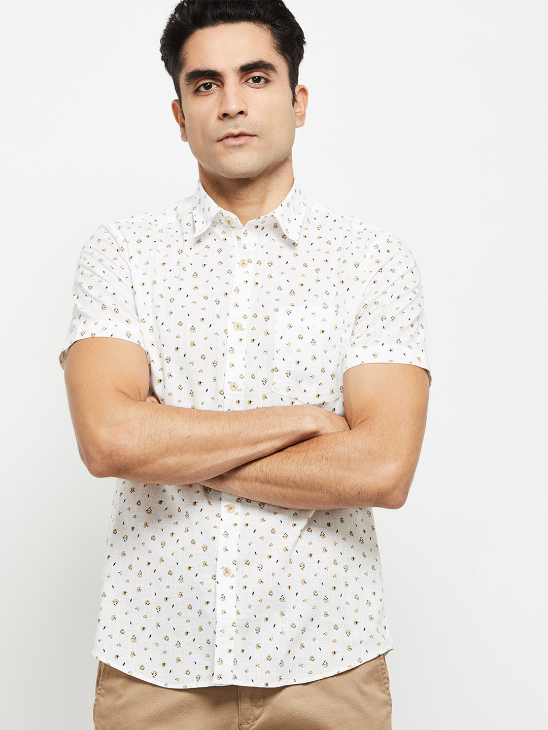 

max Men White & Beige Floral Printed Pure Cotton Casual Shirt