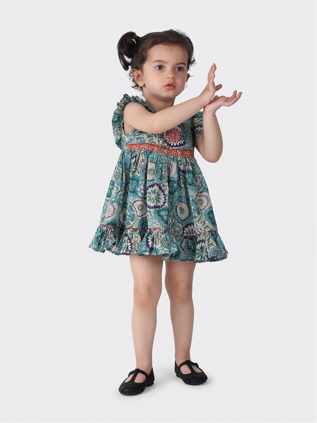 

Fabindia Green Floral Printed Fit and Flare Dress