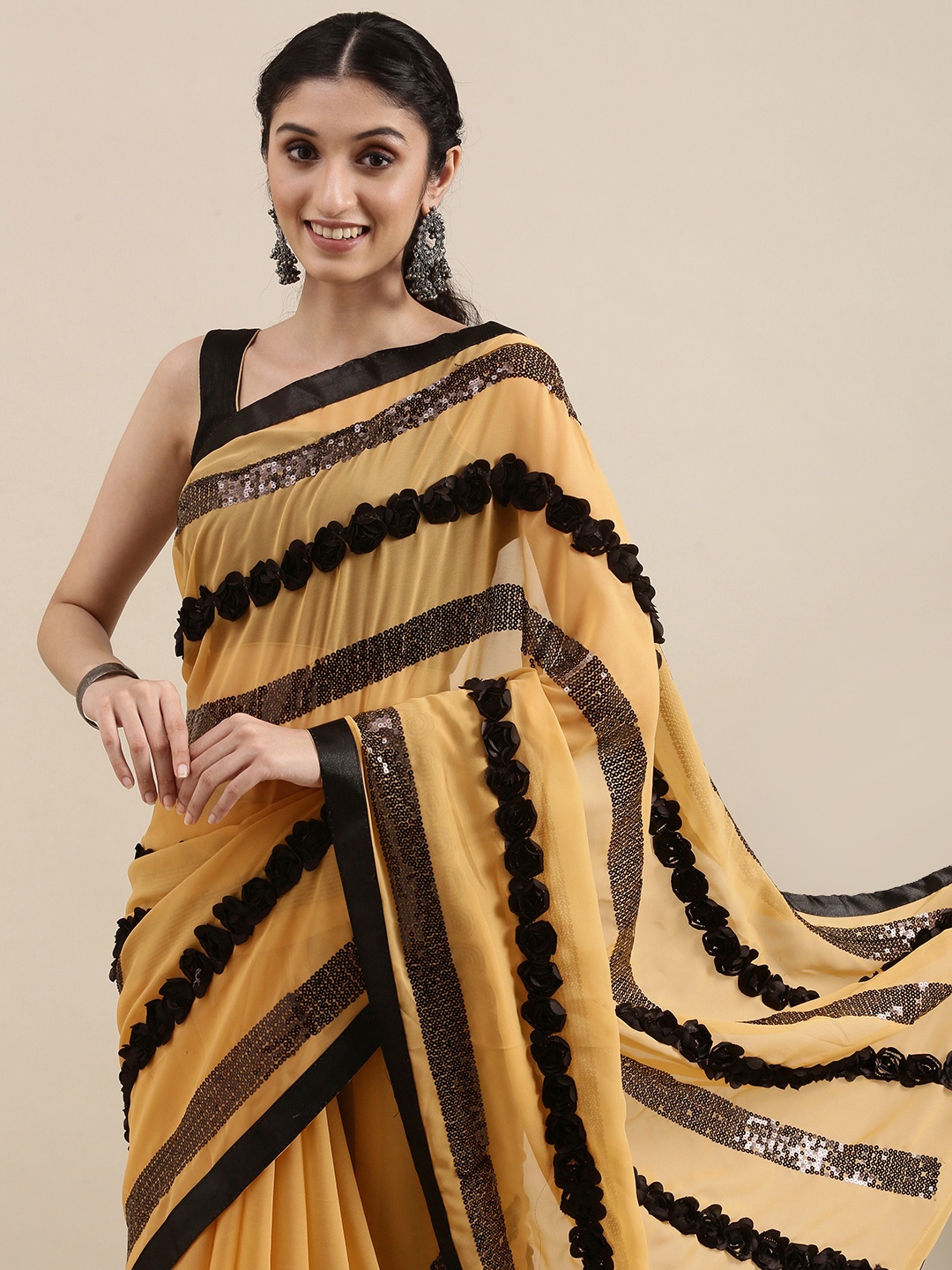 

VASTRANAND Cream-Coloured & Black Striped Sequinned Floral Applique Saree