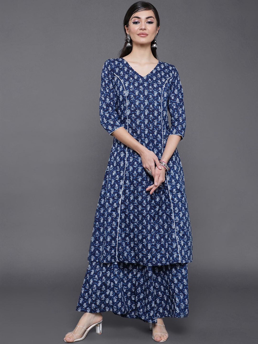 

saubhagya Women Blue & White Ethnic Motifs Printed Pure Cotton Kurta with Palazzo