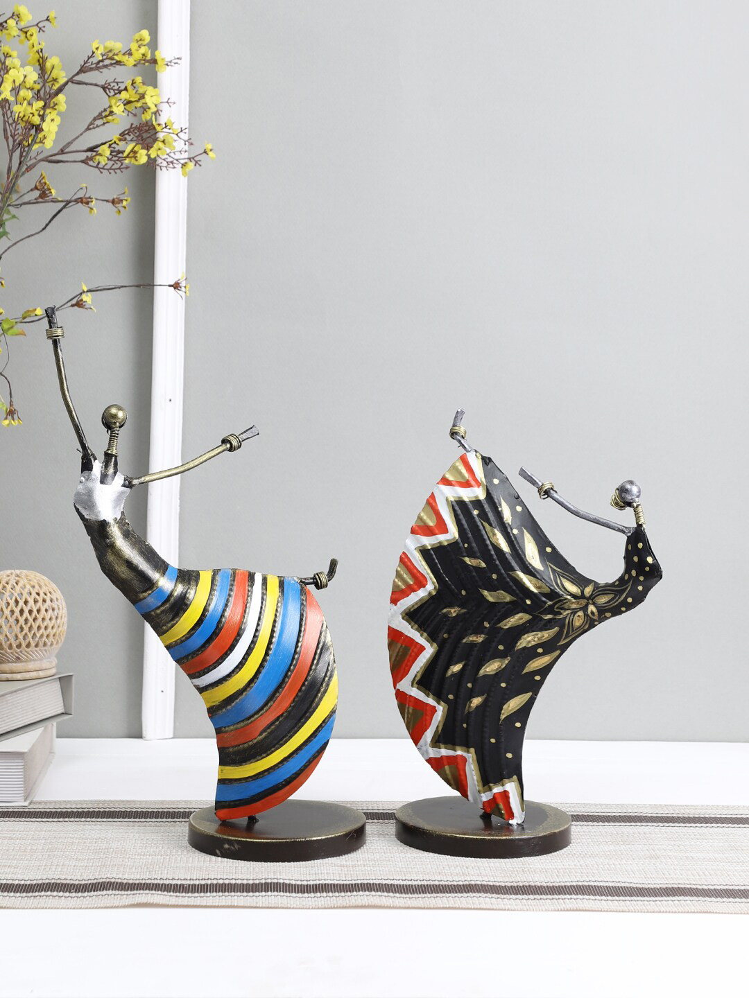 

Aapno Rajasthan Set Of 2 Black Printed Captivating Marie Dancing Ladies Showpieces