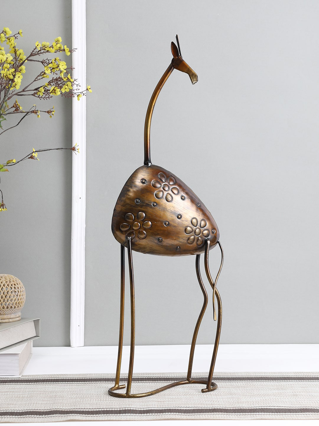

Aapno Rajasthan Brown Baby Giraffe Showpieces