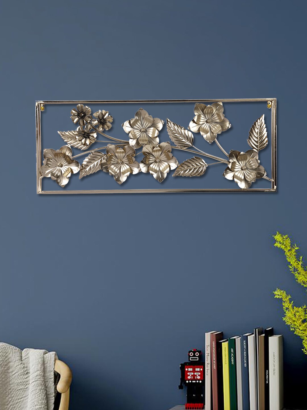 

Aapno Rajasthan Gold-Toned Beautiful Wall Decor