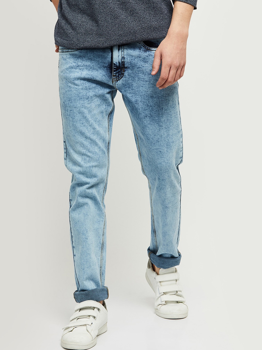 

max Men Blue Heavy Fade Jeans