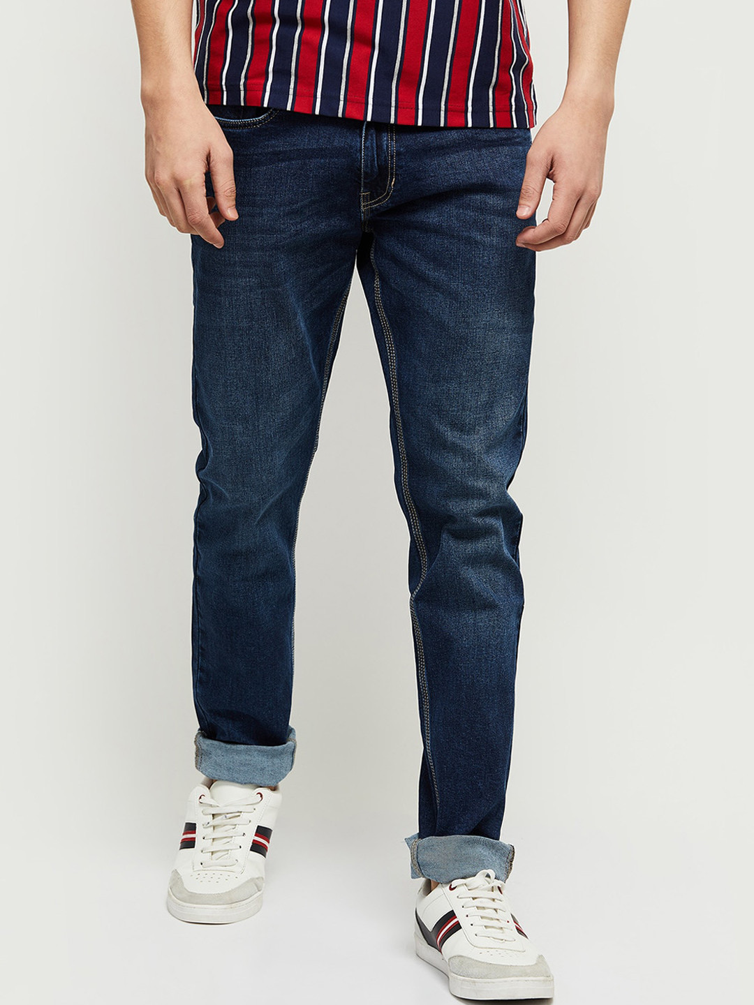 

max Men Blue Light Fade Jeans