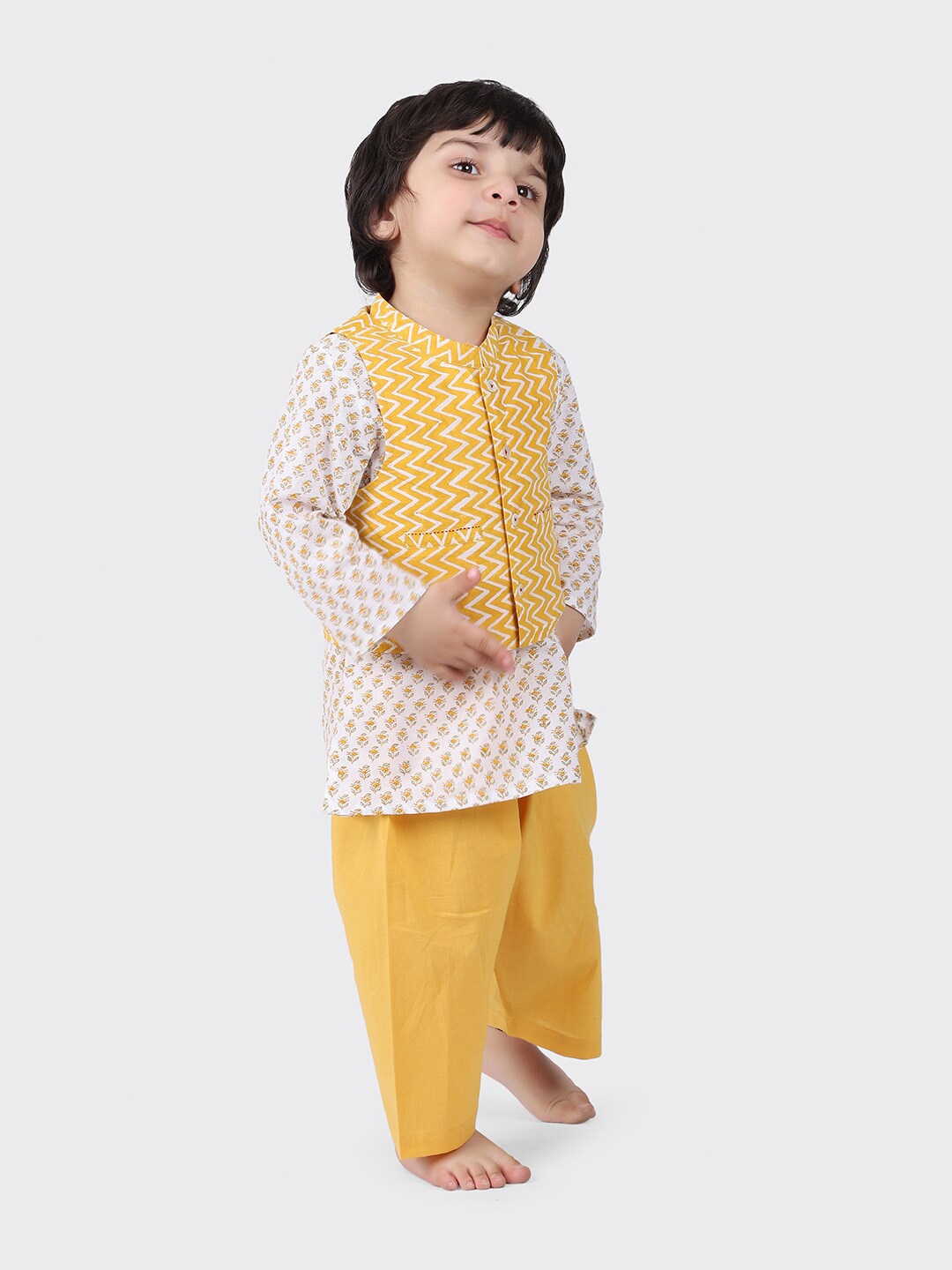 

Fabindia Boys Yellow & Off White Printed Cotton Kurta Pyjamas Set with Nehru Jacket