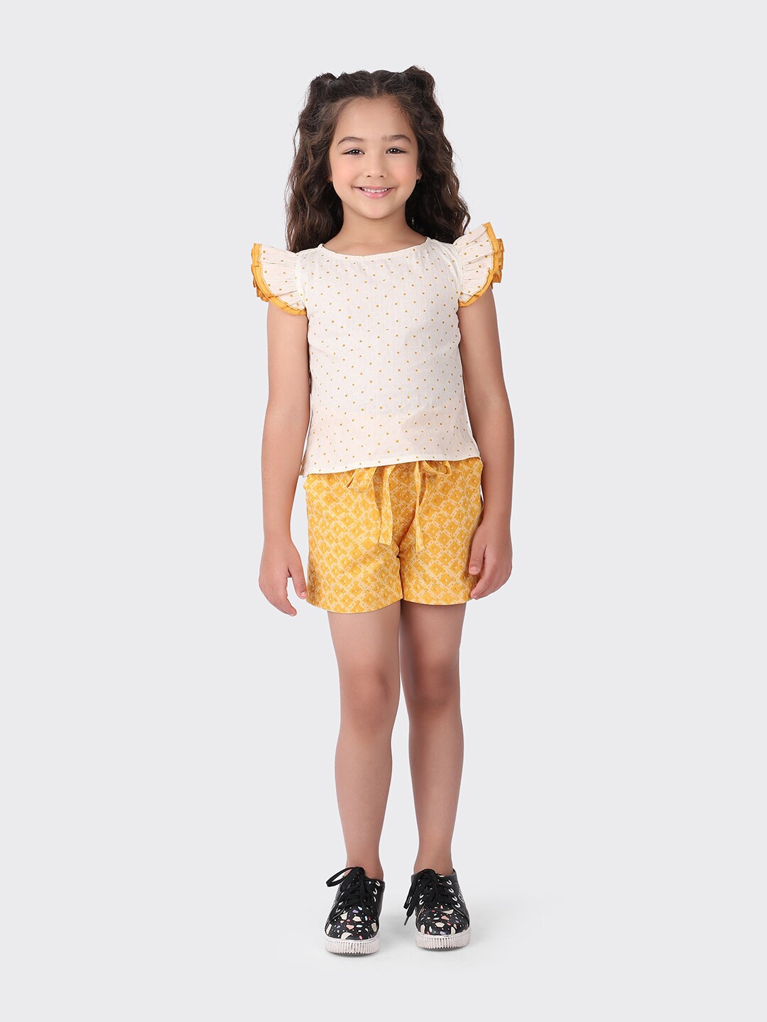 

Fabindia Girls Yellow & White Printed Pure Cotton Top with Shorts