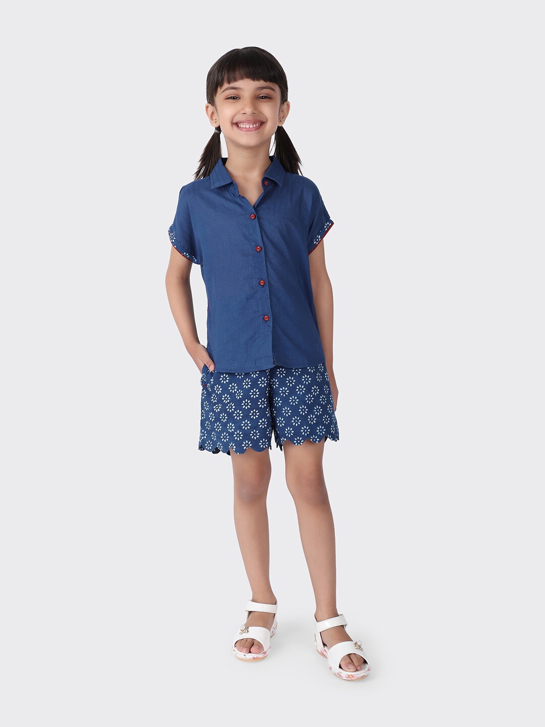 

Fabindia Girls Blue Printed Cotton Shirt with Shorts Clothing Set