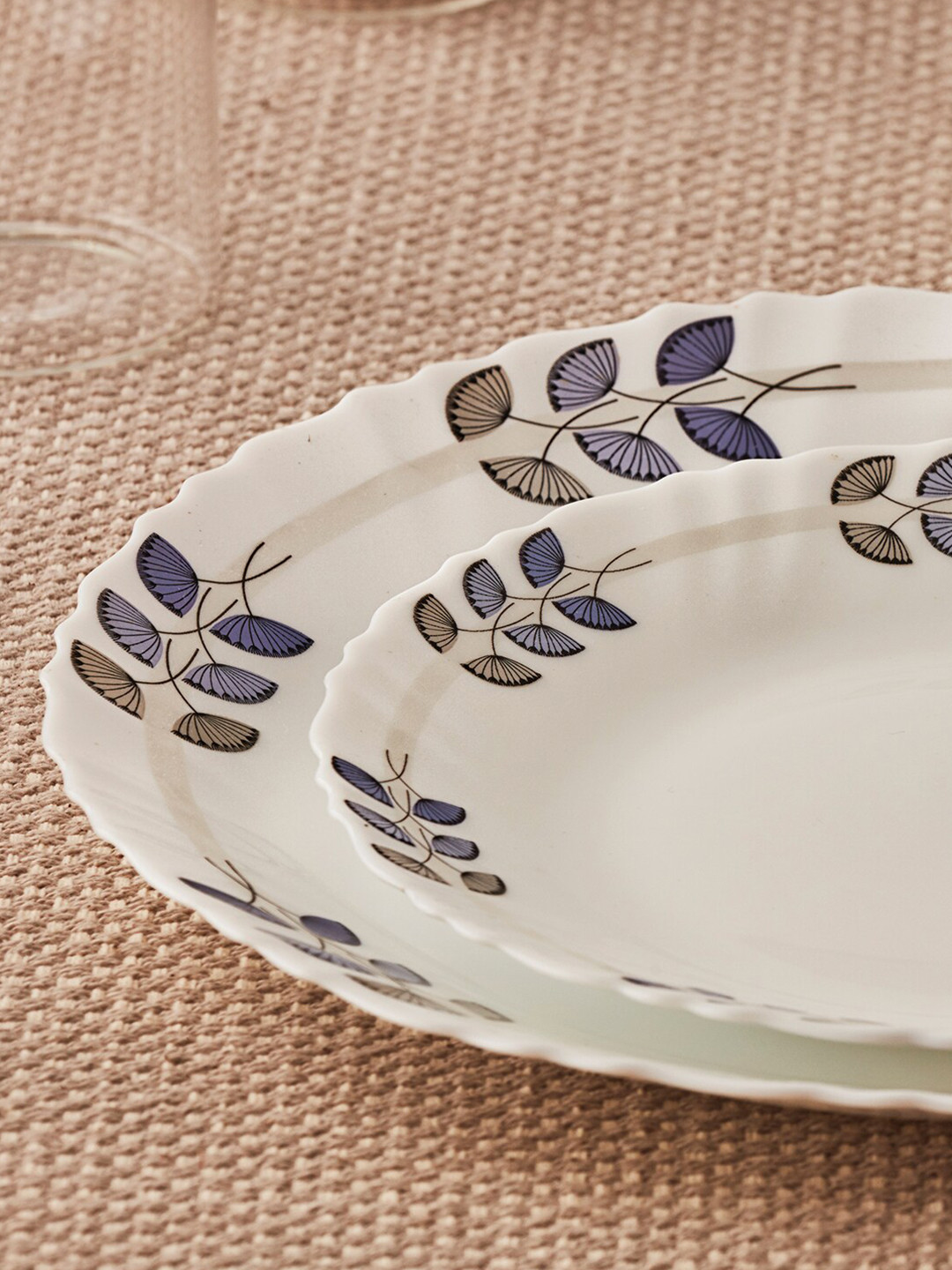 

Larah by BOROSIL Fluted Floret Set Of 6 White & Blue Floral Printed Opalware Matte Plates