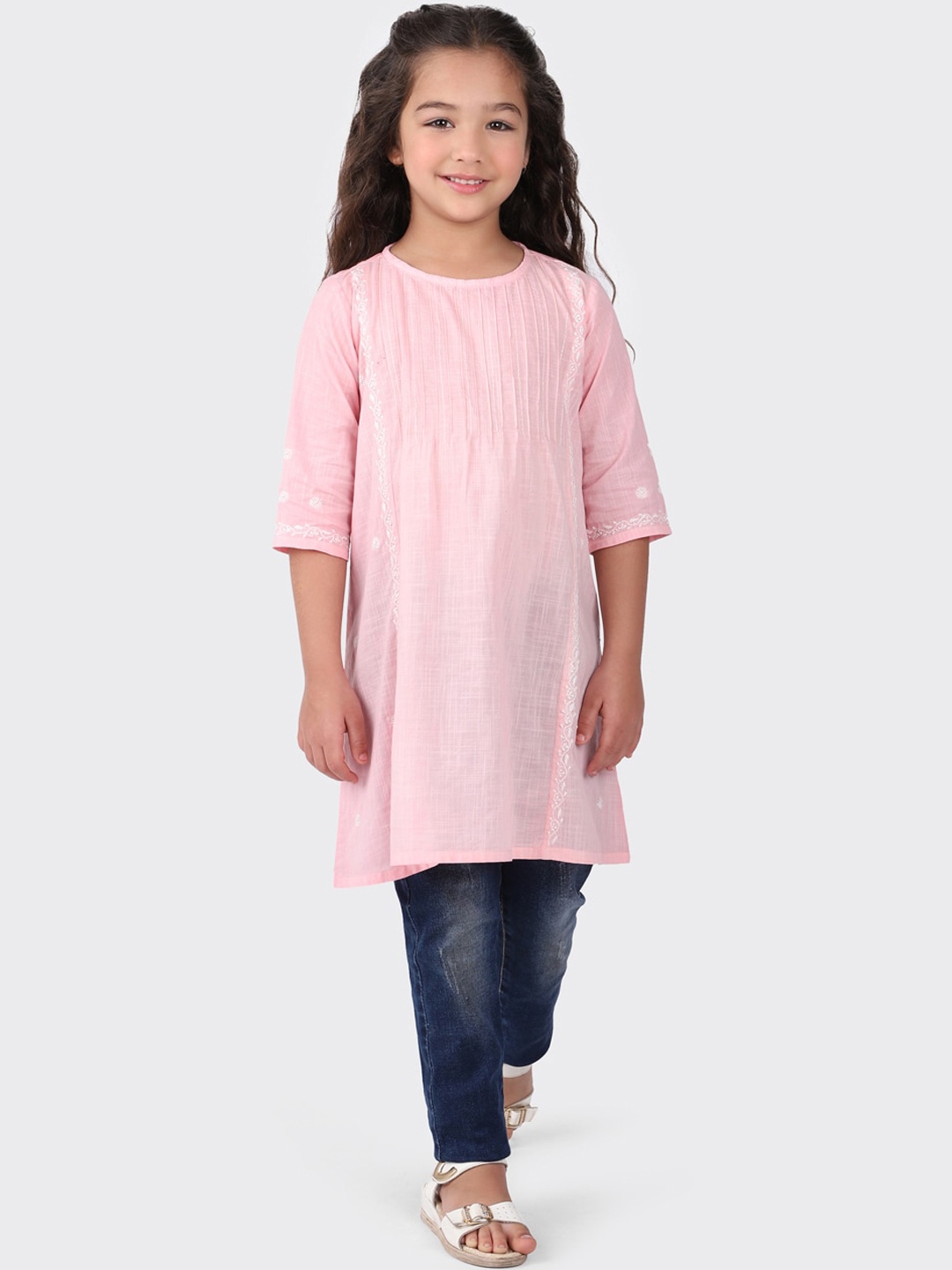 

Fabindia Girls Pink Embroidered Chikankari Kurta