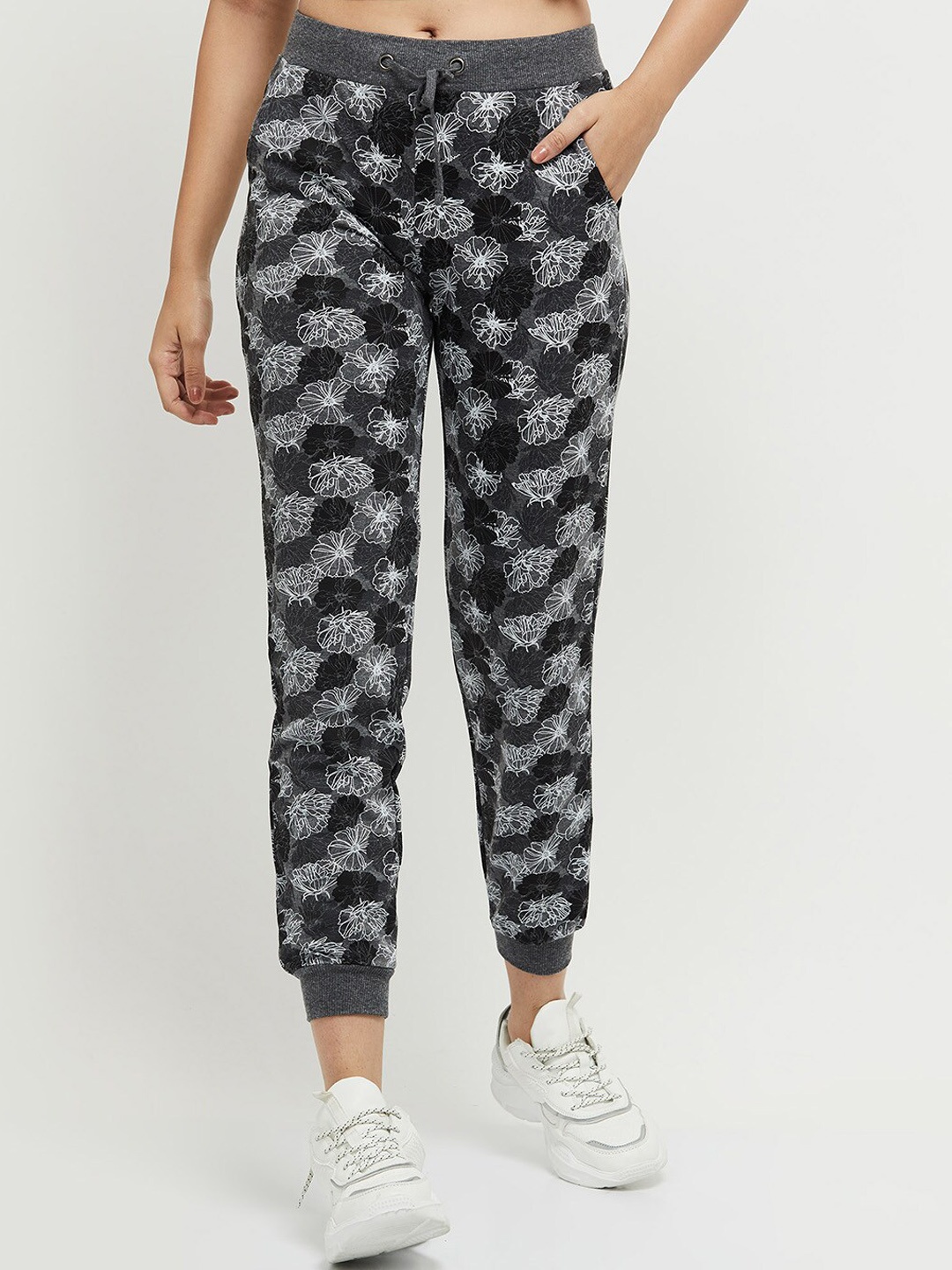 

max Women Charcoal Grey & Black Printed Regular-Fit Pure Cotton Joggers