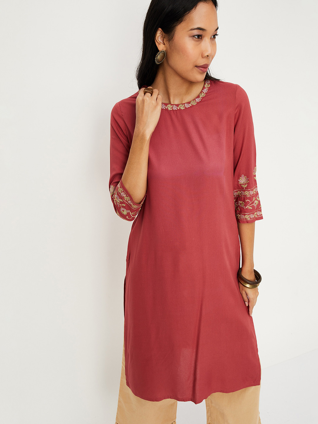 

max Women Maroon Floral Embroidered Kurta