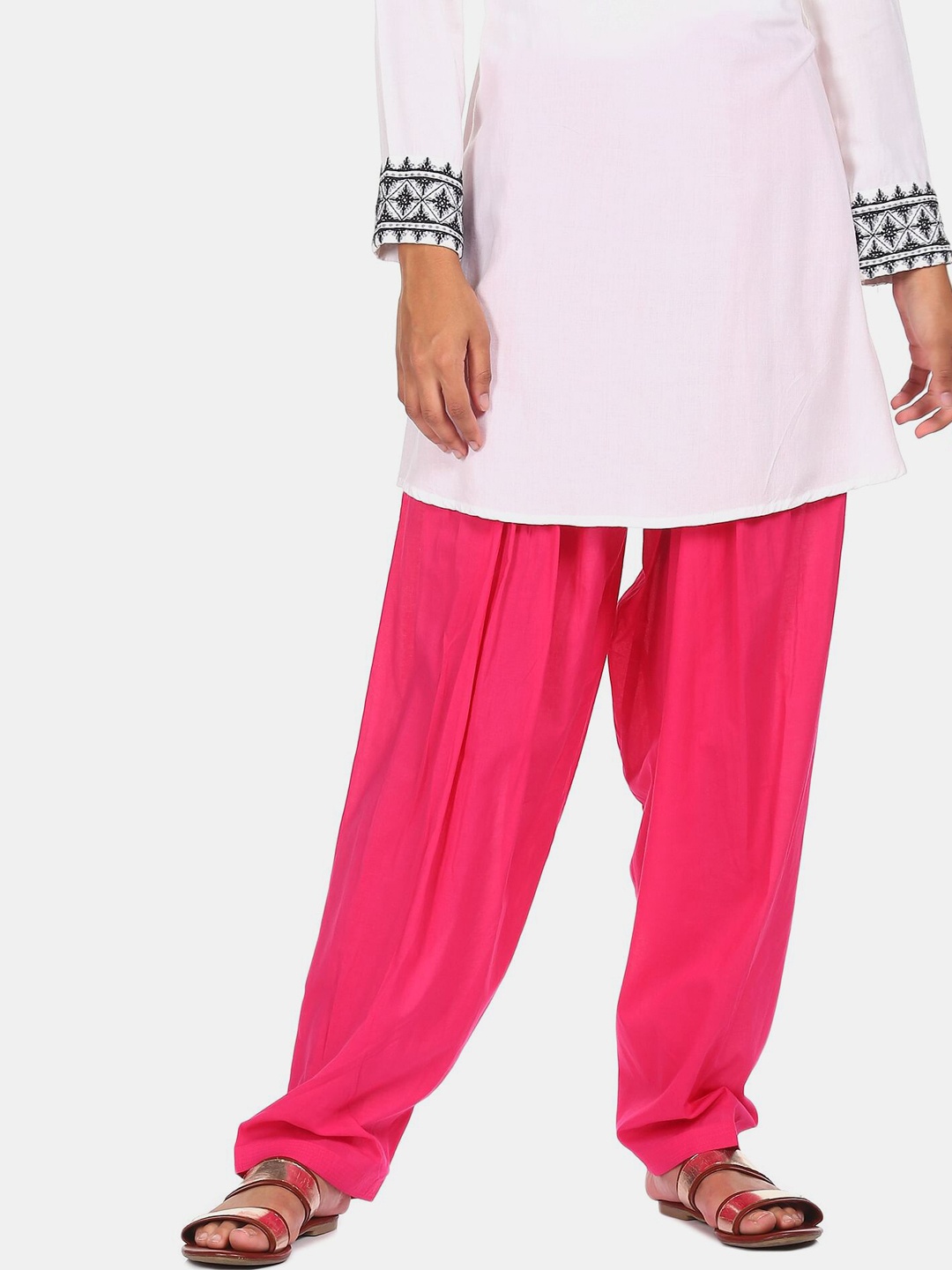 

Karigari Women Fuchsia High-Rise Loose Fit Cotton Salwar