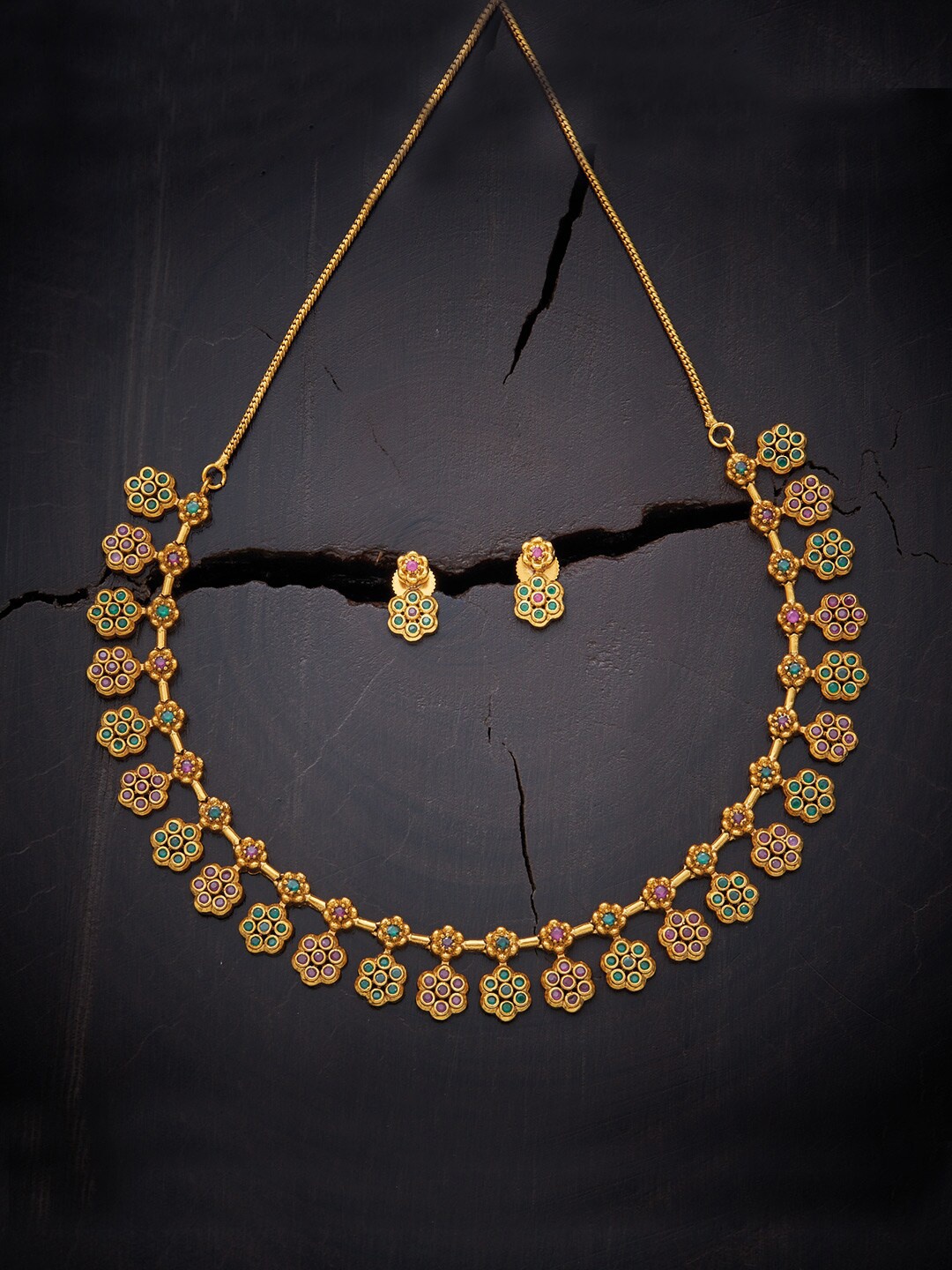 

Kushal's Fashion Jewellery Gold-Toned & Green Jewellery Set