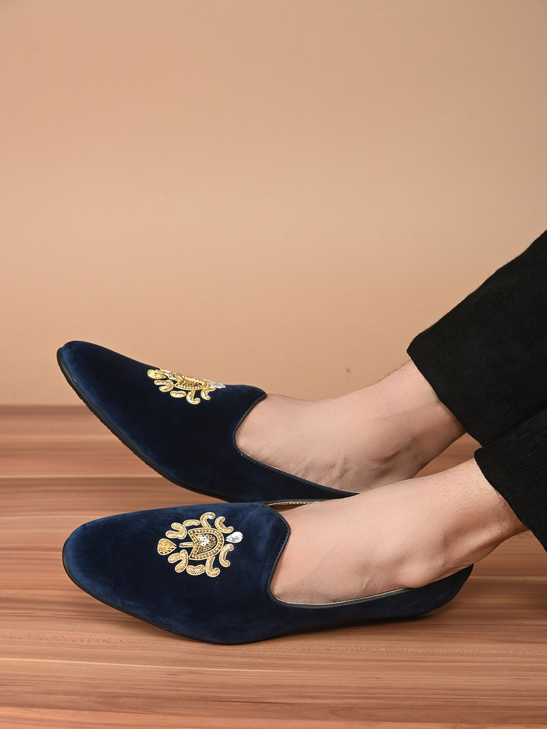 

San Frissco Men Blue Woven Design Leather Loafers