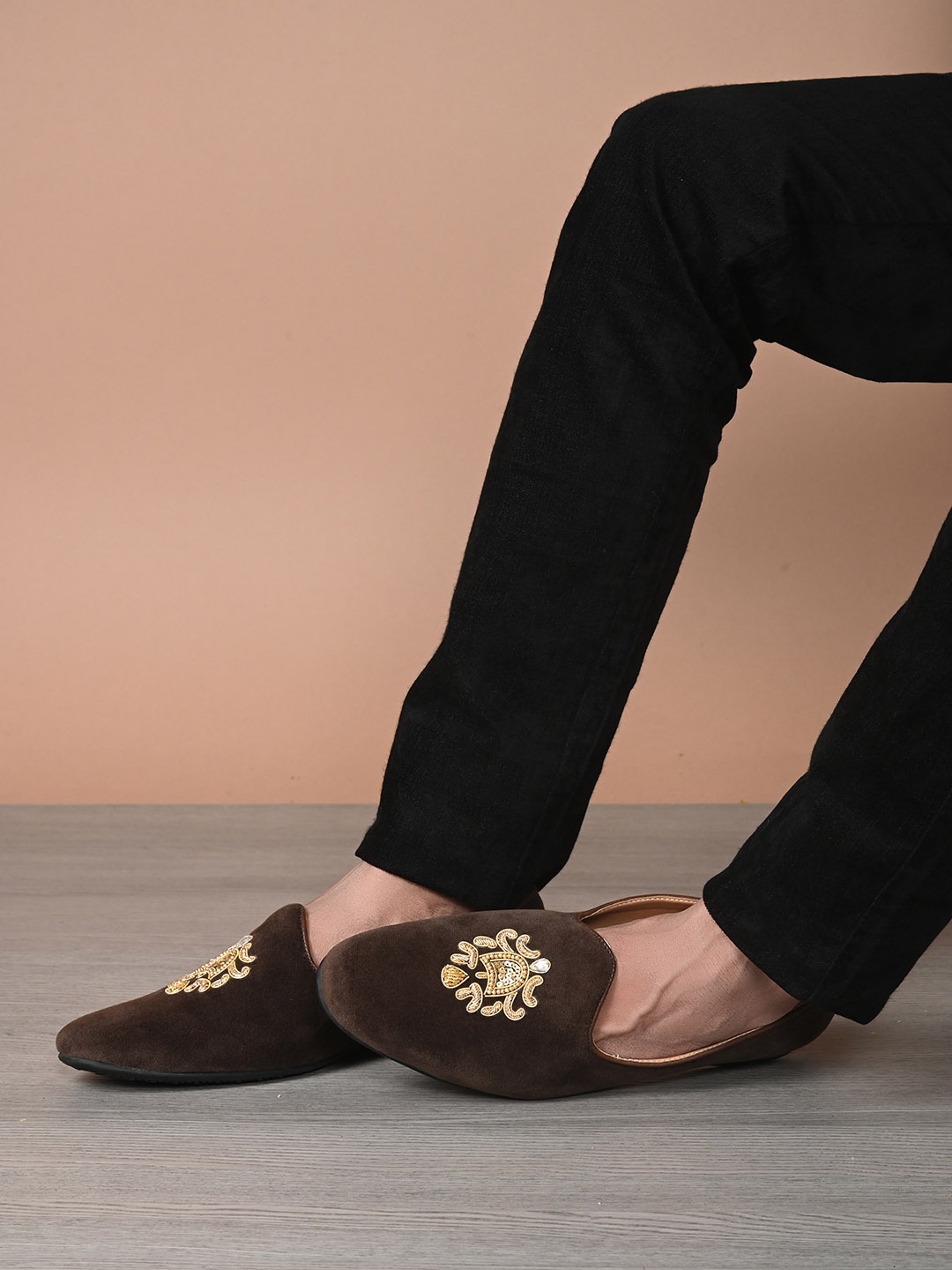 

San Frissco Men Brown Woven Design Lightweight Leather Loafers