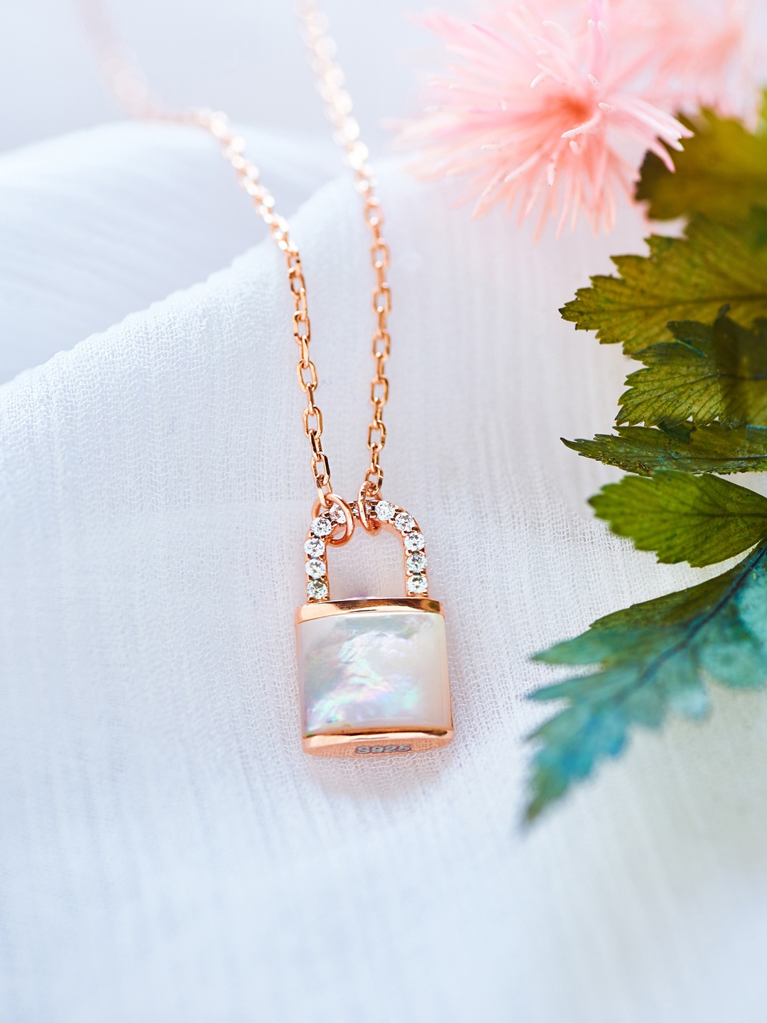 

SILBERRY Women Rose Gold Plated Pendant With Chain