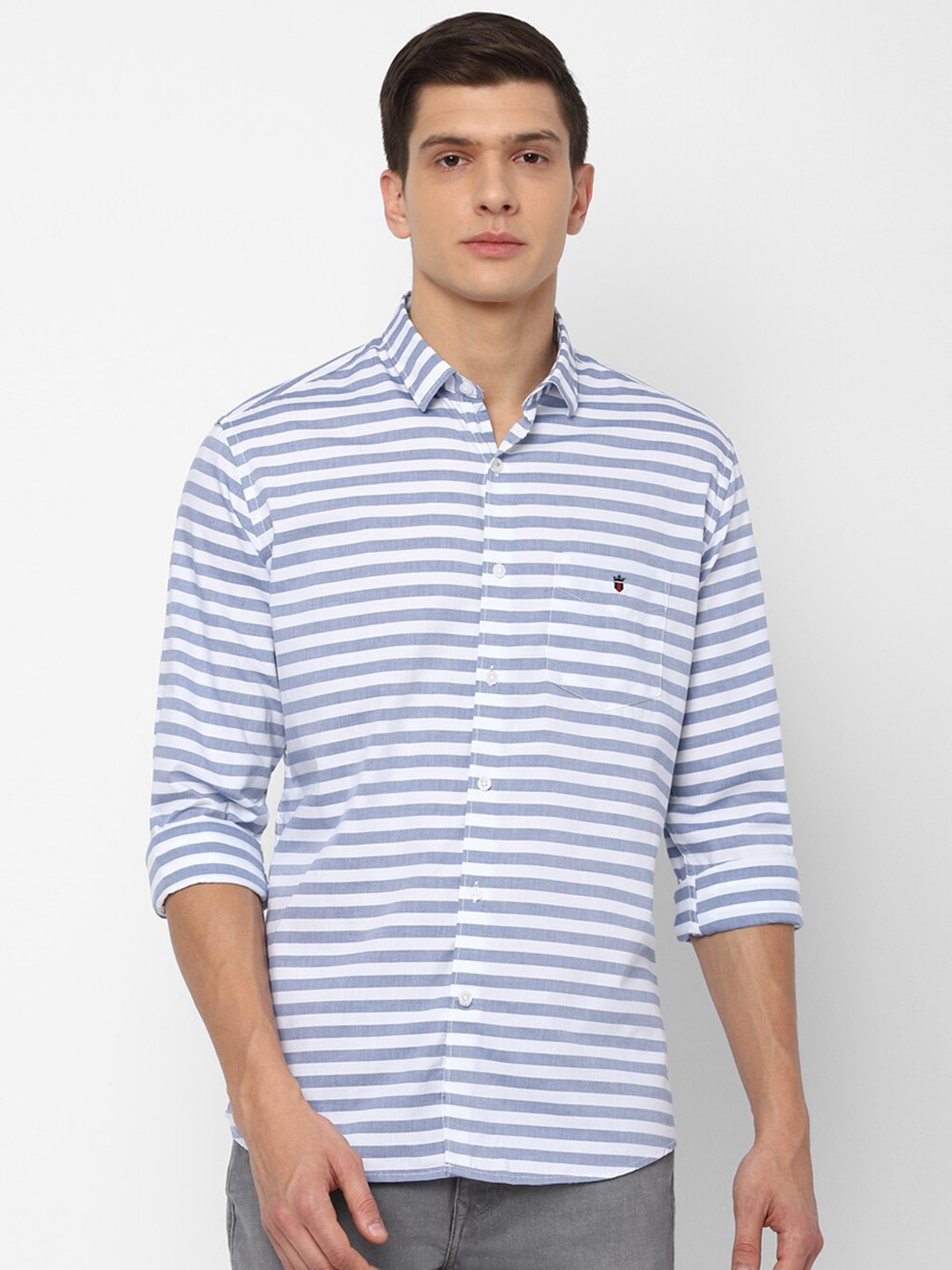

Louis Philippe Sport Men Blue & White Slim Fit Horizontal Stripes Pure Cotton Casual Shirt