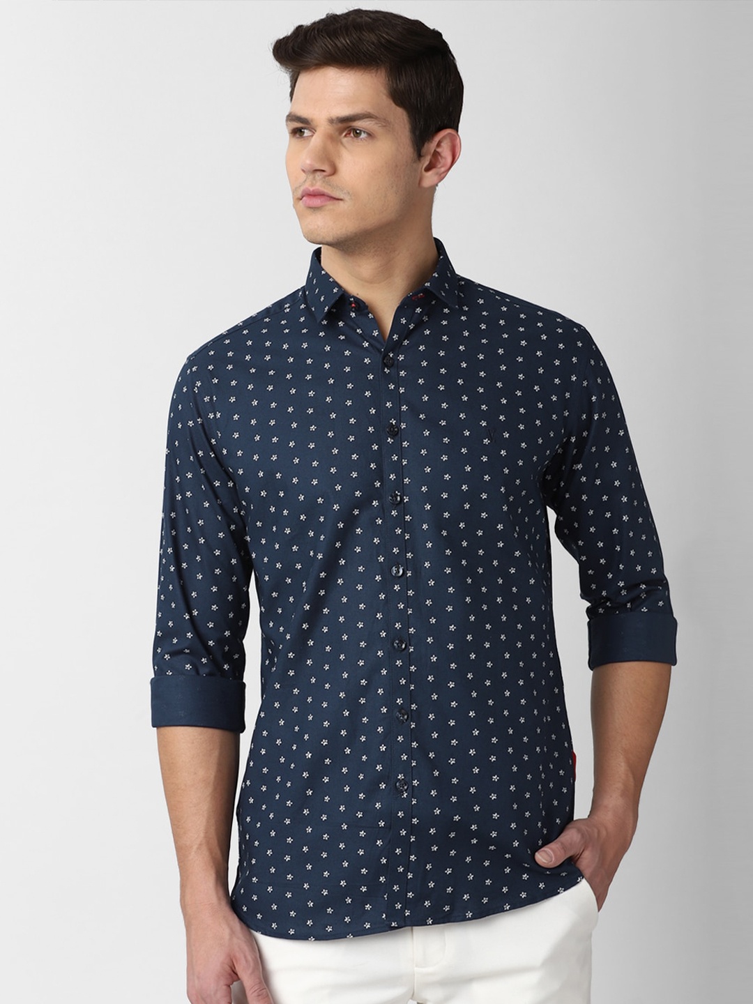 

V Dot Men Navy Blue & White Slim Fit Printed Pure Cotton Casual Shirt