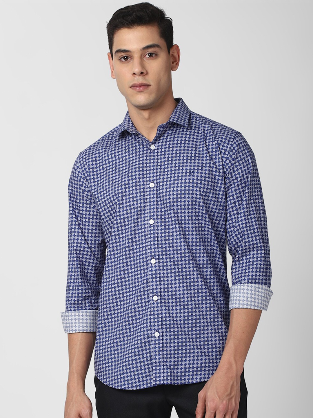 

V Dot Men Navy Blue Slim Fit Checked Cotton Casual Shirt