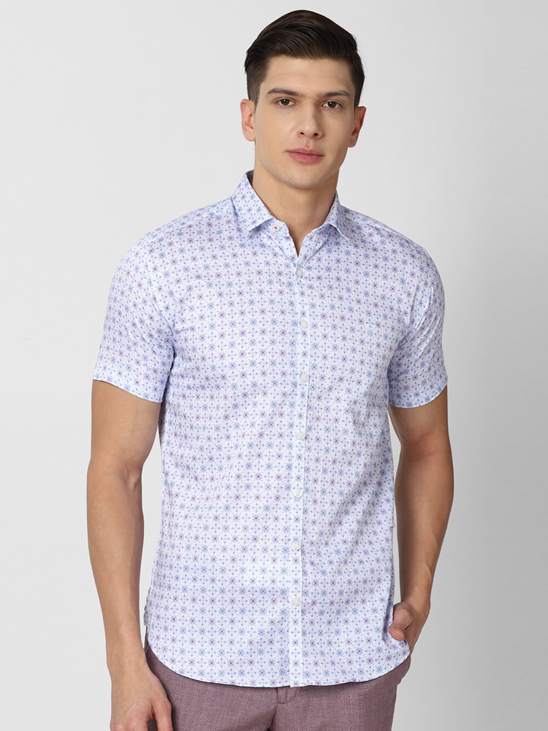 

V Dot Men Blue & Red Slim Fit Printed Pure Cotton Casual Shirt