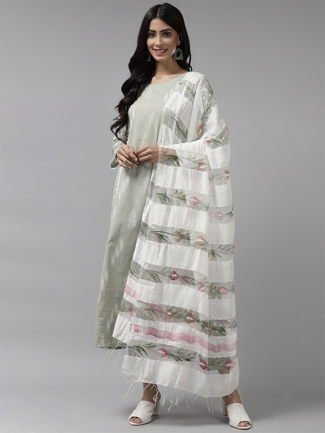 

Indo Era White & Green Floral Printed Dupatta