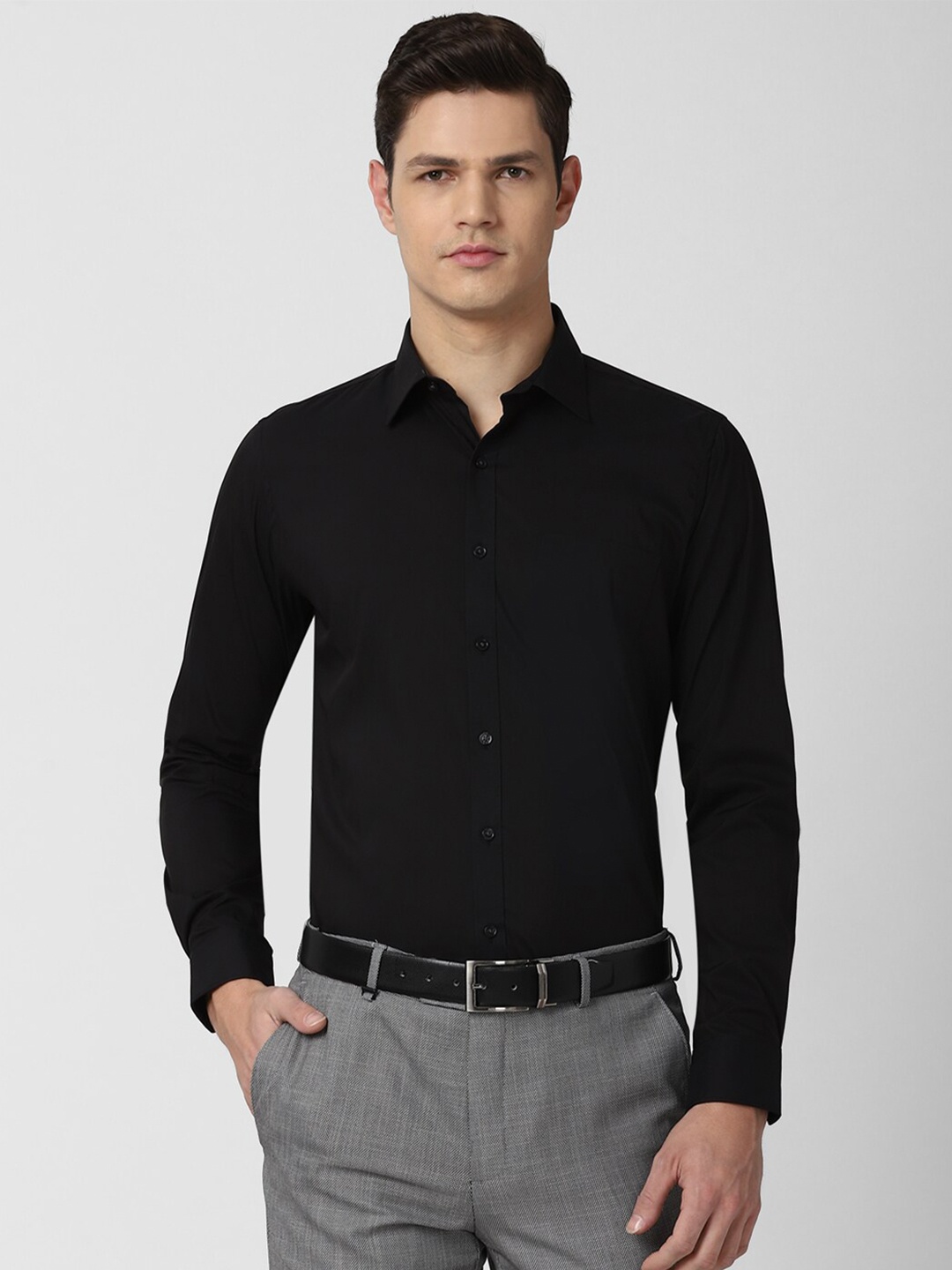 

Van Heusen Men Black Slim Fit Cotton Formal Shirt