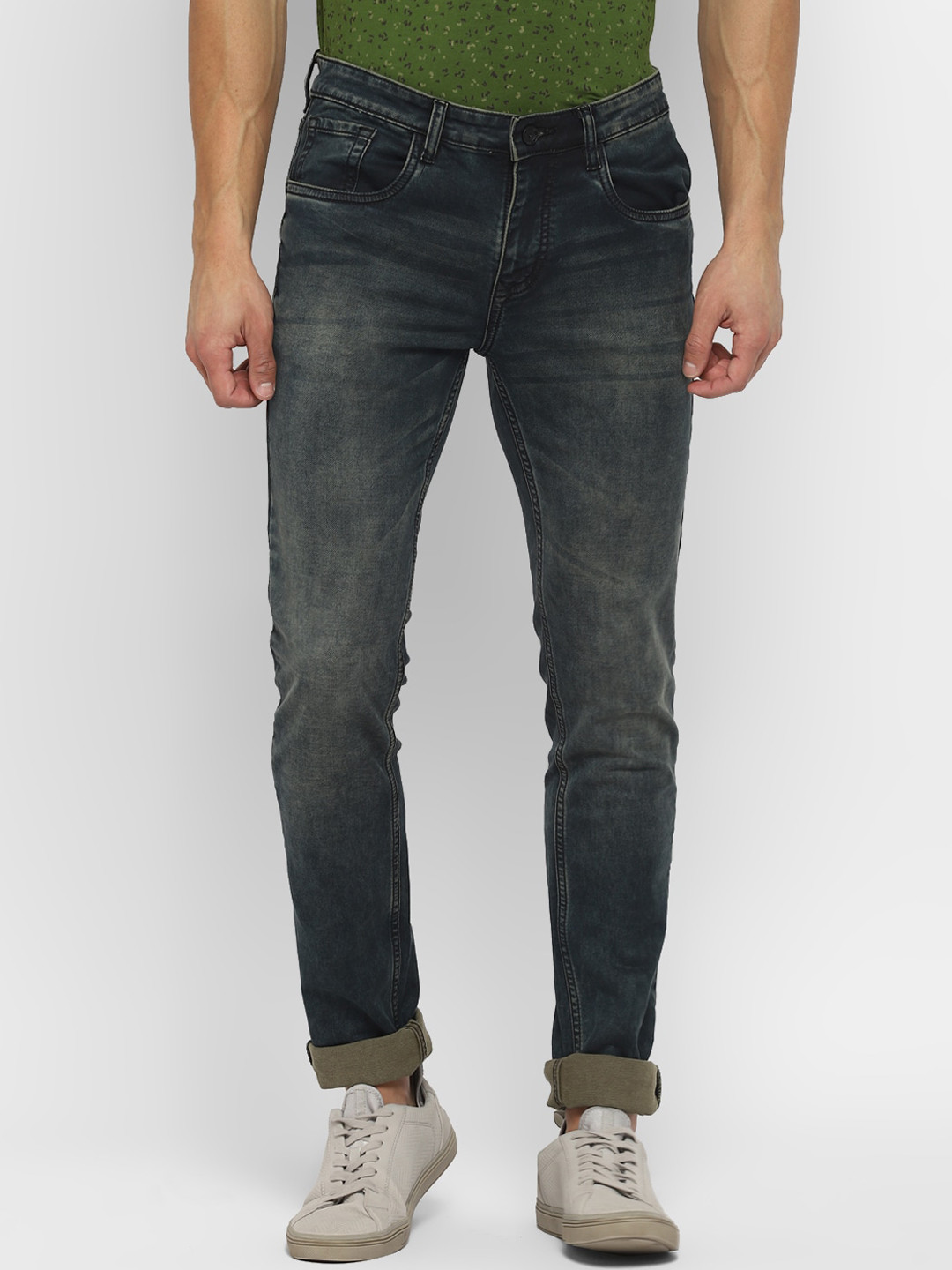 

Turtle Men Navy Blue Narrow Tapered Fit Heavy Fade Jeans