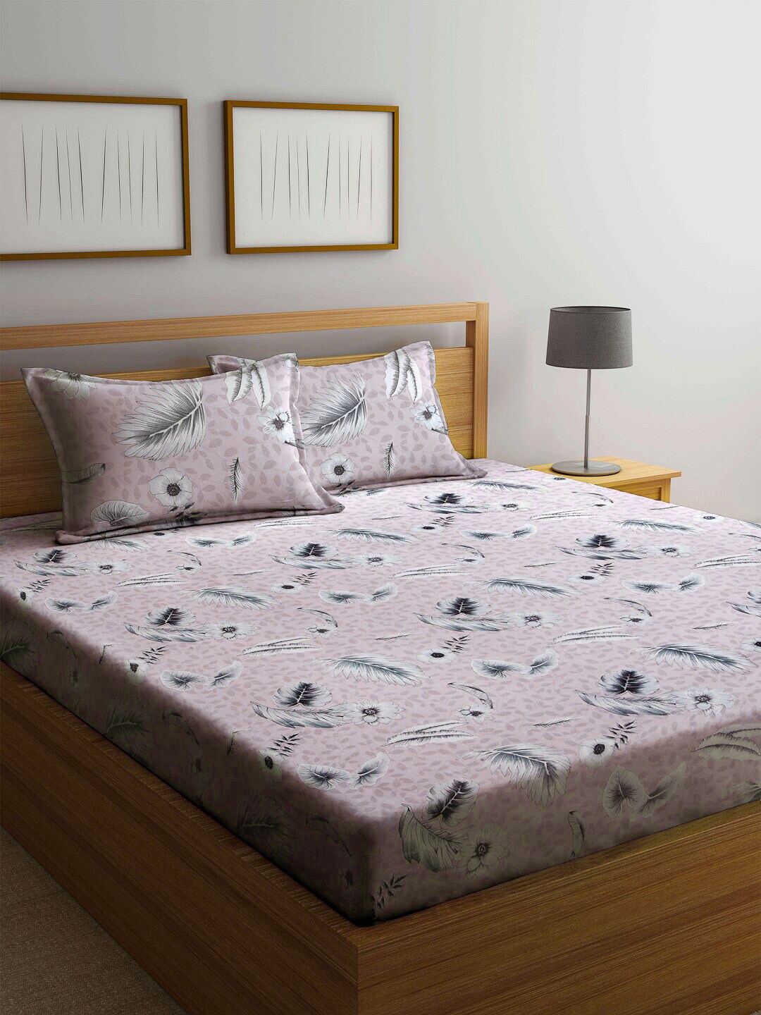 

KLOTTHE Mauve & Black Floral 210 TC Double King Bedsheet with 2 Pillow Covers