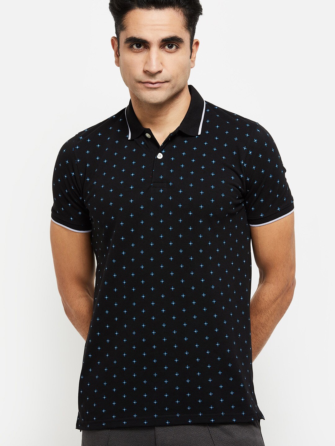 

max Men Black & Blue Floral Printed Polo Collar T-shirt