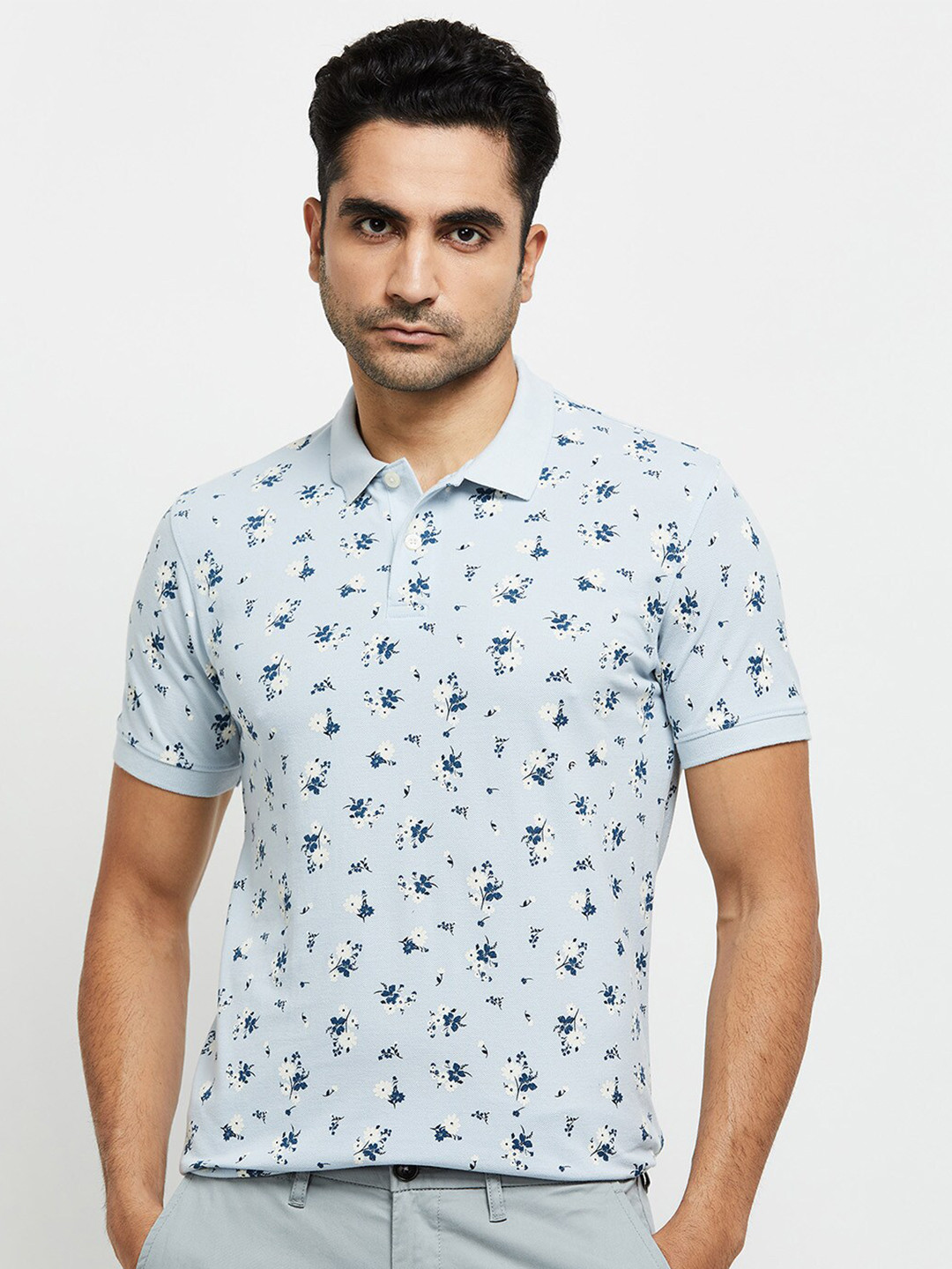 

max Men Blue Ditsy Floral Printed Polo Collar T-shirt