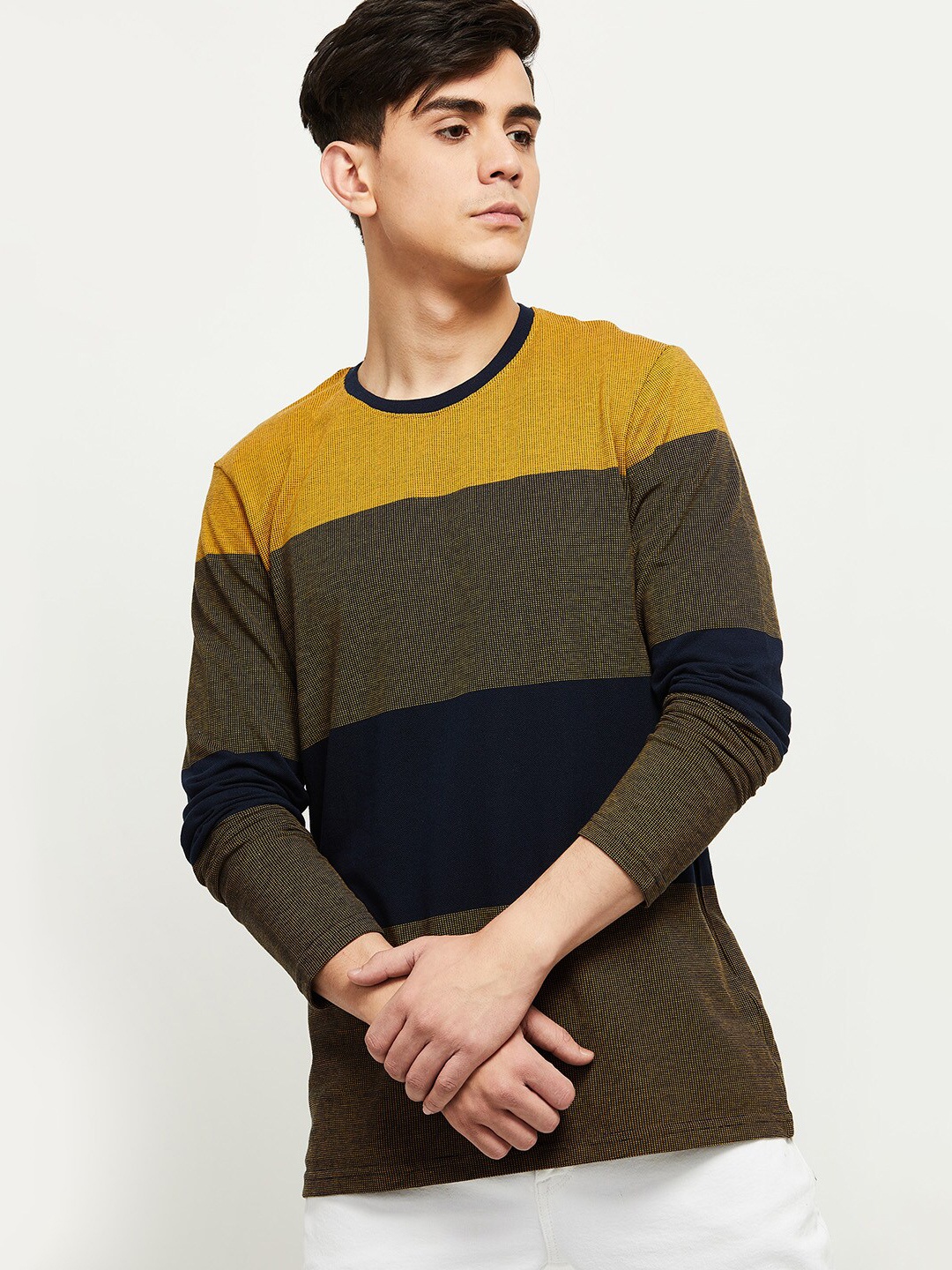 

max Men Yellow Colourblocked T-shirt