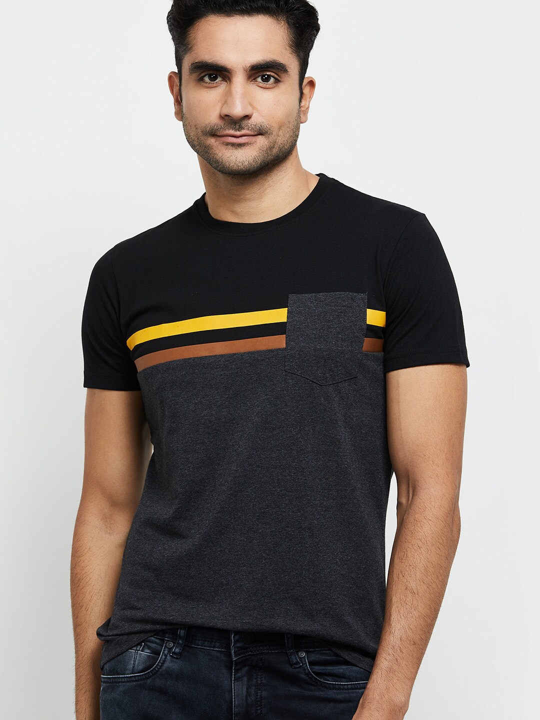 

max Men Black Colourblocked T-shirt