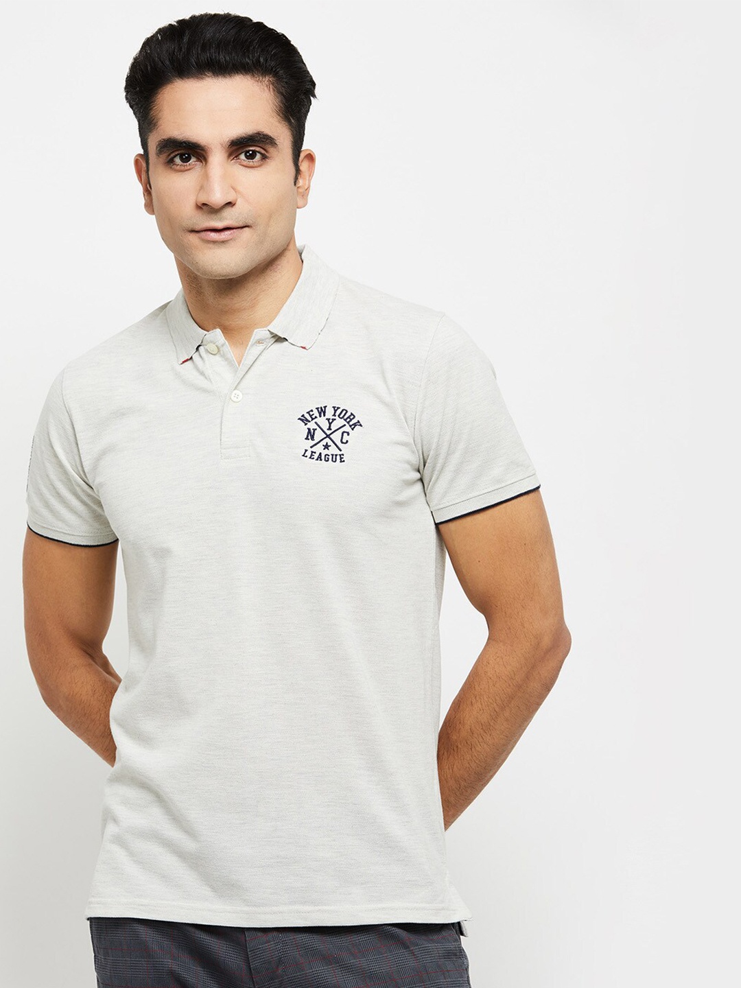 

max Men Beige Polo Collar T-shirt