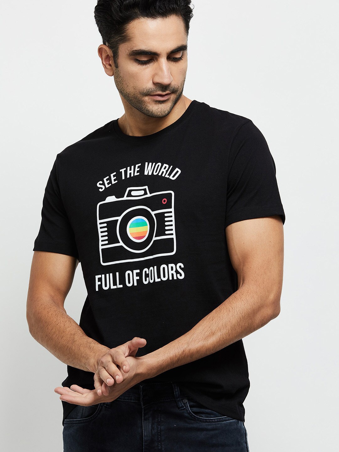 

max Men Black Graphic Printed Cotton T-shirt