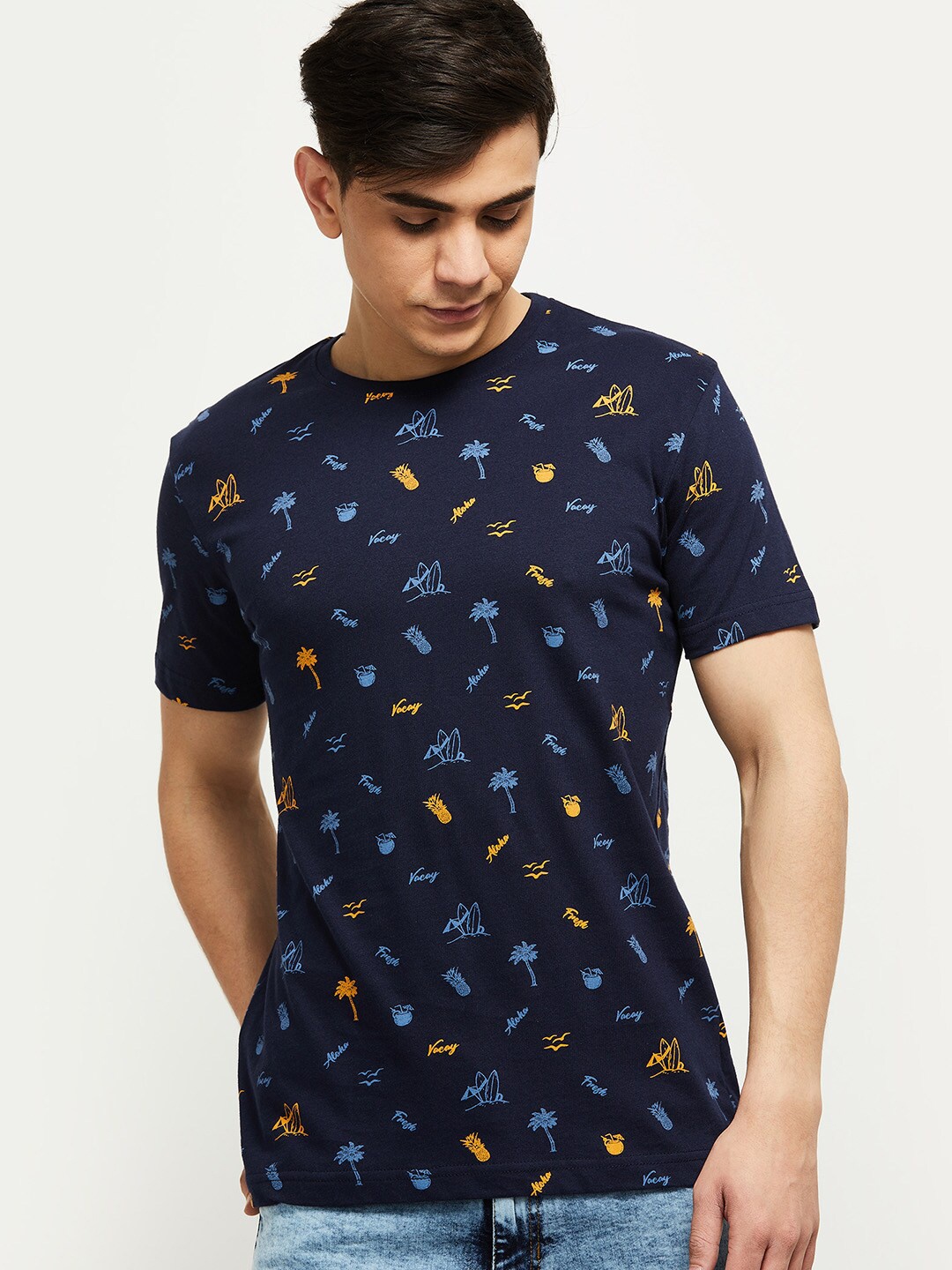 

max Men Navy Blue Printed Applique T-shirt